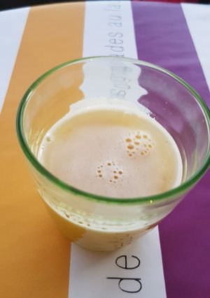 Une photo de Jus détox - pomme / concombre / melon / menthe