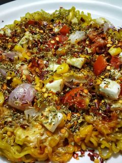 मसाला मैगी-पिज्जा (Masala maggi pizza recipe in hindi) रेसिपी मुख्य फोटो
