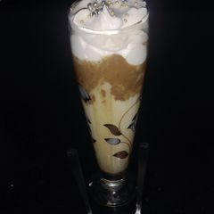 A picture of Dalgona cold coffee.