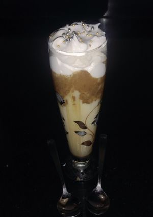 A picture of Dalgona cold coffee.