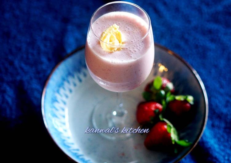 Steps to Prepare Ultimate Starbucks style strawberry milkshake