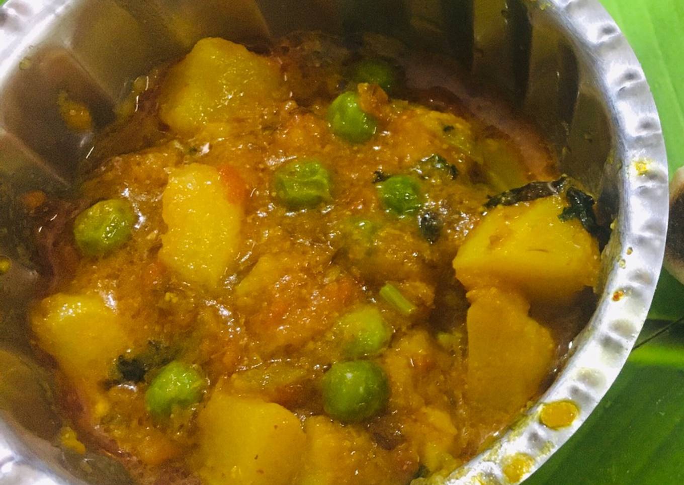 Aloo Muttor Halwai Style