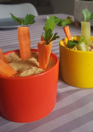 Une photo de Mini-potager au houmous