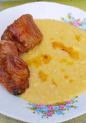 Sárgaborsófőzelék sült oldalassal recept fotója