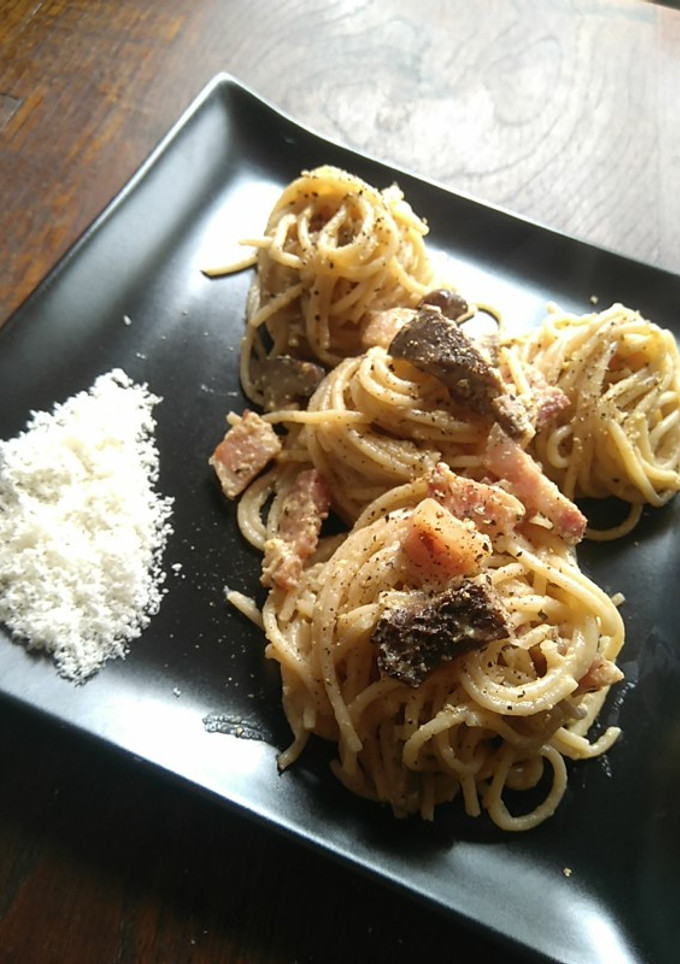 Una foto de Spaguettis carbonara (sin crema de leche)