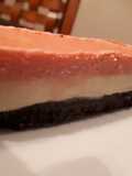 Torta helada doble mousse de chocolate blanco y frutilla