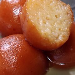 A picture of Rava gulab jamun.