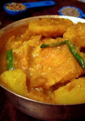 ডালের বড়ার তরকারি(daler borar torkari recipe in Bengali) রেসিপির প্রধান ছবি