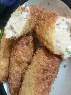 A picture of Stuffed bread rolls.
