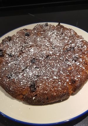 Una foto de Pastel tipo plumcake con manzana y almendras