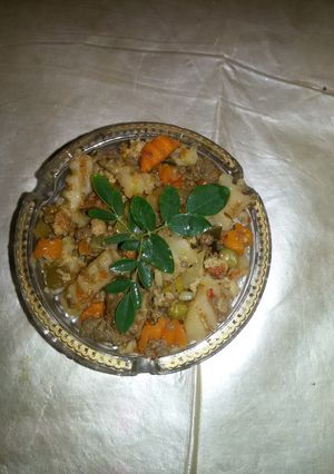 A picture of Veggies with mince meat.