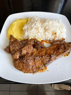 Una foto de Hígado frito de res