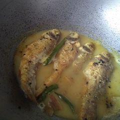 A picture of Fish curry.