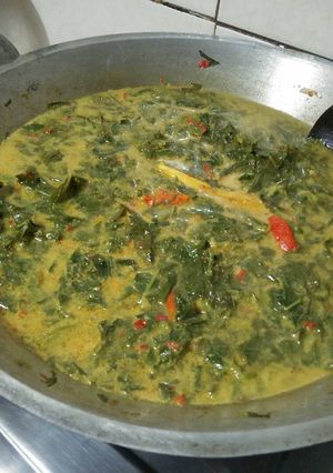 Foto resep Daun singkong masak santan