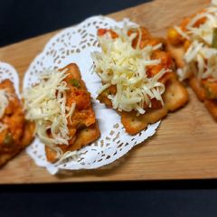 A picture of Cheese Cracker Bites.
