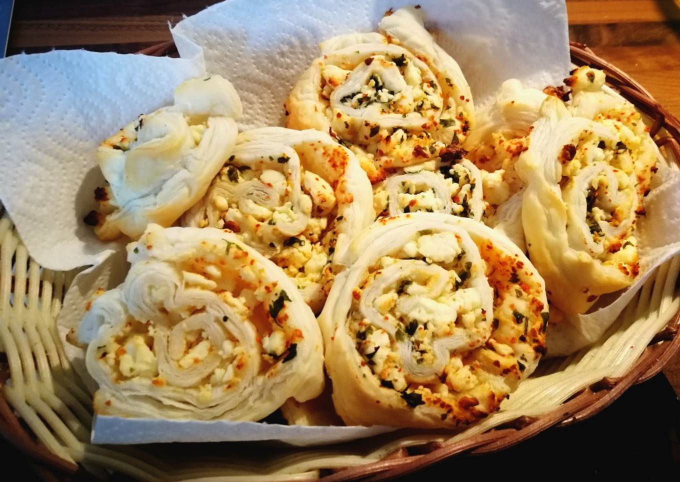 Blätterteig-Feta-Schenecken