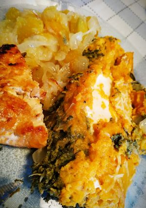 Una foto de Pastel de calabaza y espinaca + Batatas y cebollas caramelizadas