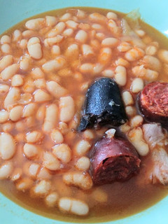 Una foto de Fabada asturiana