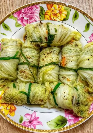 Hình của món Ức gà cuộn cải thảo.