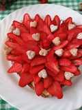 Crostata di frolla alle fragole e crema pasticcera