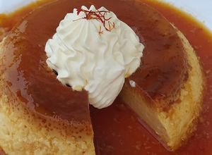 Una foto de Flan De Leche Condensada y Azafrán
