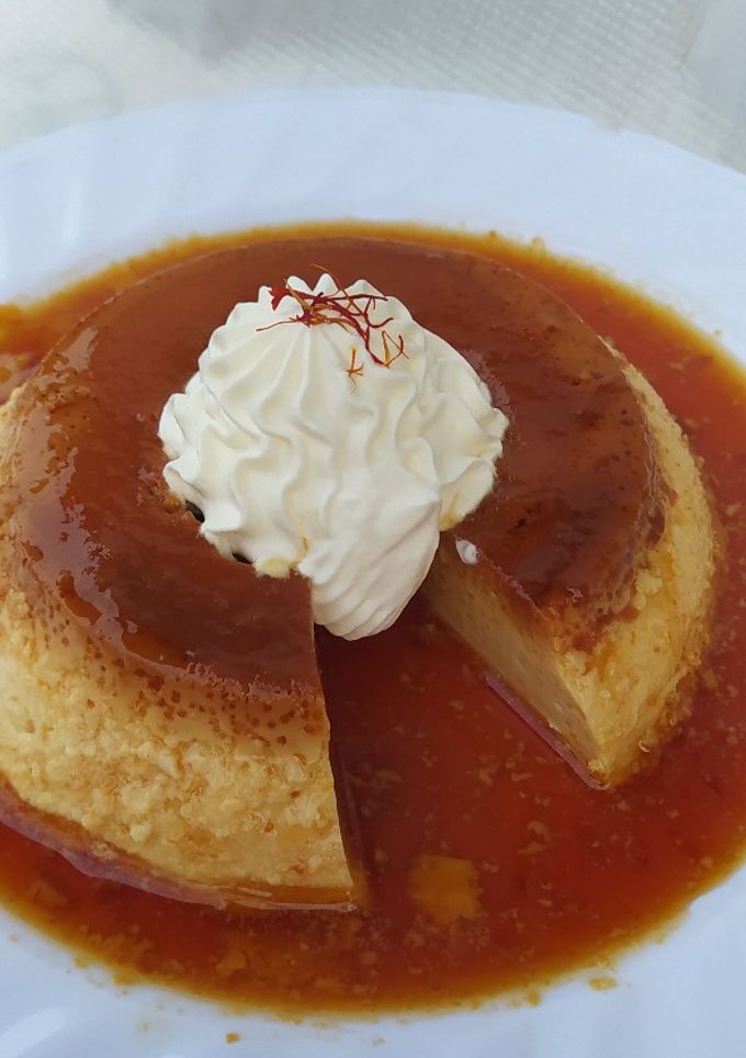Una foto de Flan De Leche Condensada y Azafrán
