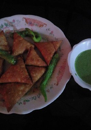 પટ્ટી સમોસા (Patti Samosa Recipe in Gujarati) રેસીપી મુખ્ય ફોટો