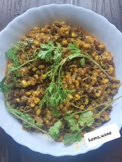 मुगाची भाजी (moongachi bhaji recipe in marathi) रेसिपी चे मुख्य फोटो 