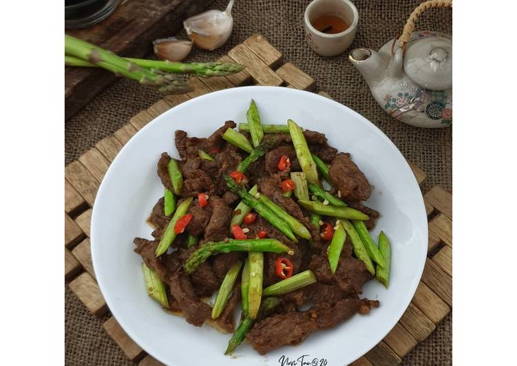 280. Tumis Asparagus Daging Sapi