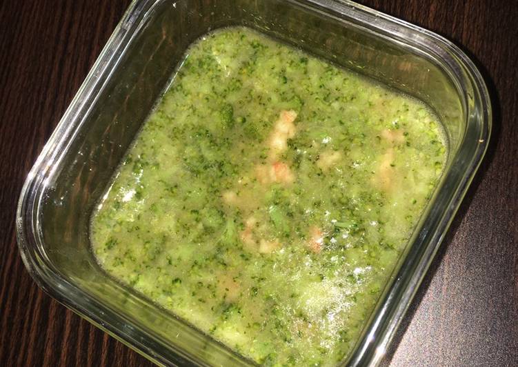 Soup brokoli kuah salmon (mpasi anak 1 tahun)
