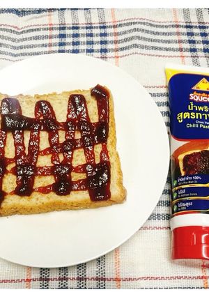 รูปของ 🍞 ขนมปังหน้าพริกเผา - Thai Chili Paste On Bread