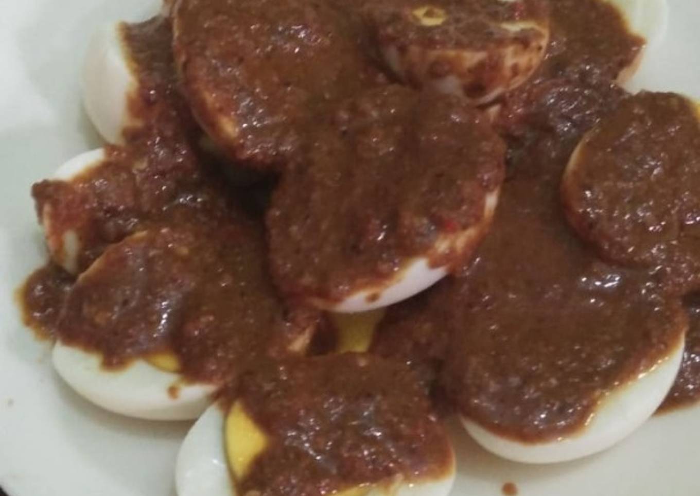 Telur rebus bumbu sate