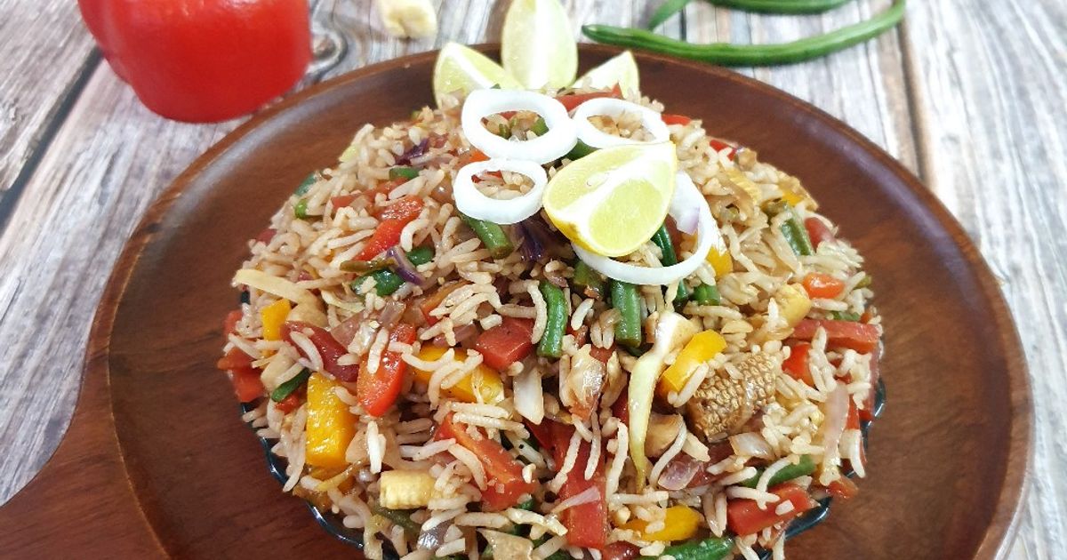 वेज फ्राइड राइस (Veg Fried Rice Recipe In Hindi) रेसिपी बनाने की विधि ...
