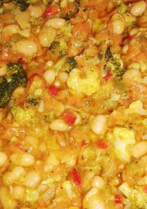A picture of Cauliflower and broccoli salad.