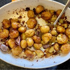 A picture of Smashed potatoes.