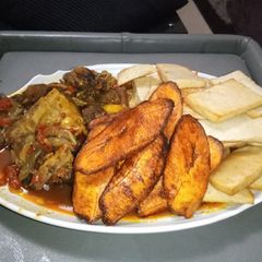 A picture of Gandan kan rago & fried yam&plantain.
