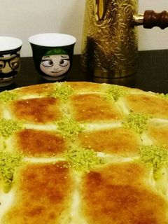 صورة لوصفة بسبوسة الكروهات بالقشطة