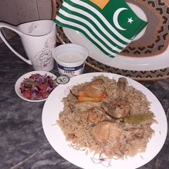 A picture of Desi Chicken Pulaao #RefferMuskanAli.