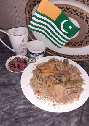 A picture of Desi Chicken Pulaao #RefferMuskanAli.