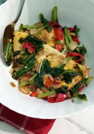 Foto resep Tumis Sawi Hijau Telur Ceplok (Otodidak)