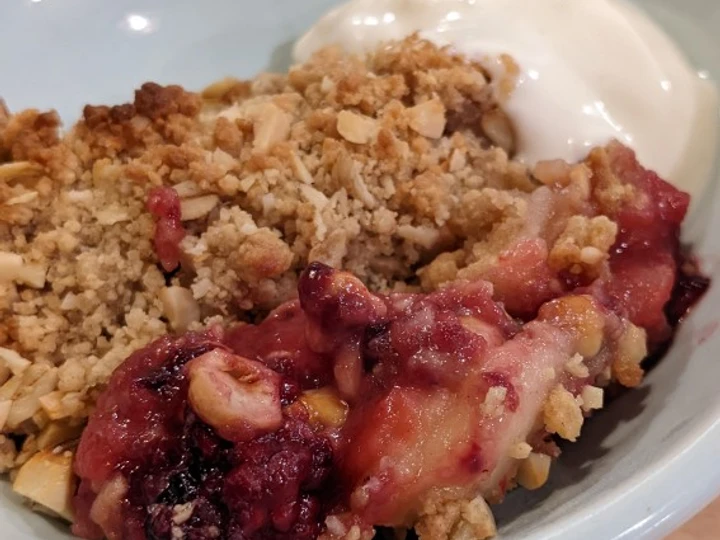 Easy Steps to Make Keep-warm apple + blackberry crumble w/ hazelnut top which Delicious