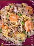 Arroz frito con camarones