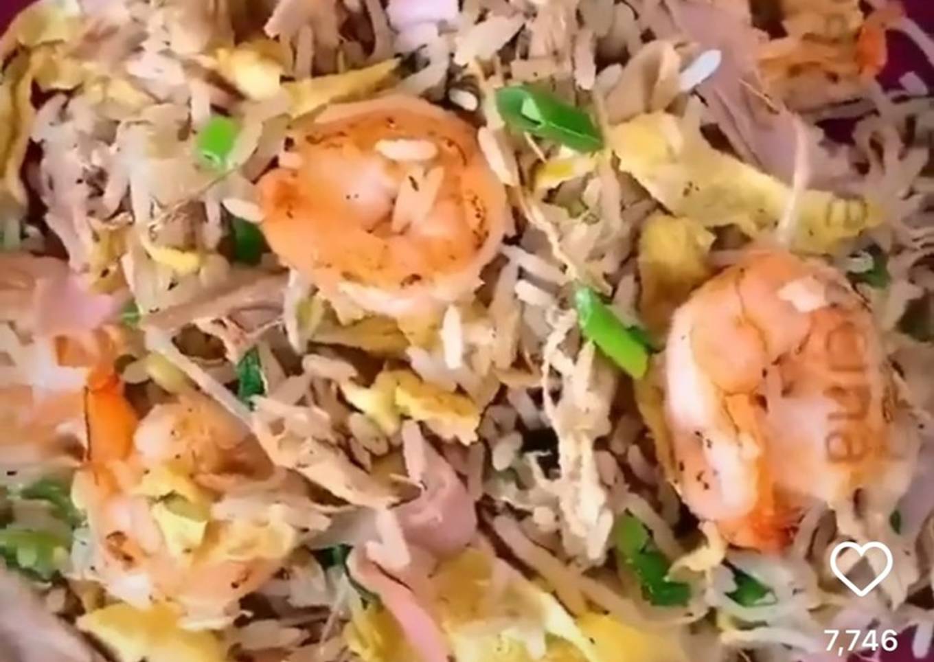 Arroz frito con camarones