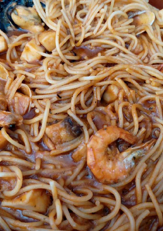 Una foto de 🇮🇹 Espaguetis frutti di mare