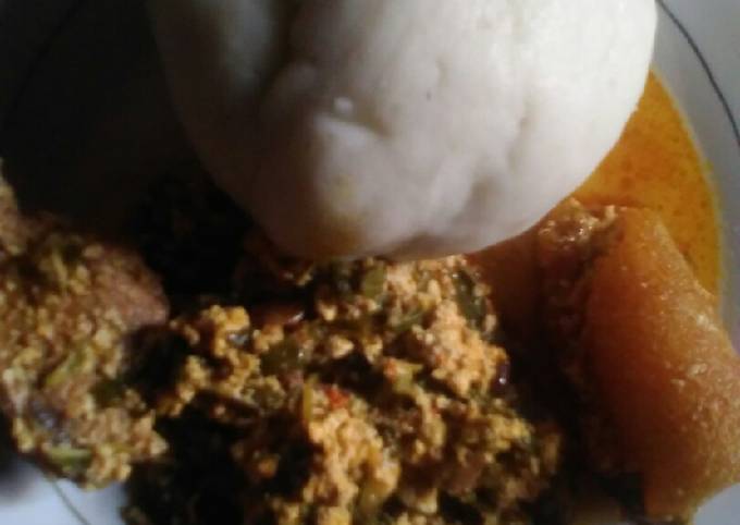 Pounded yam with vegetable egusi soup Recipe by Oluwatomisin Alice ...