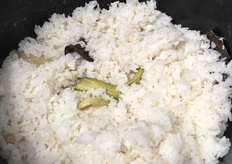 Bagaimana Menyiapkan Nasi uduk, Lezat