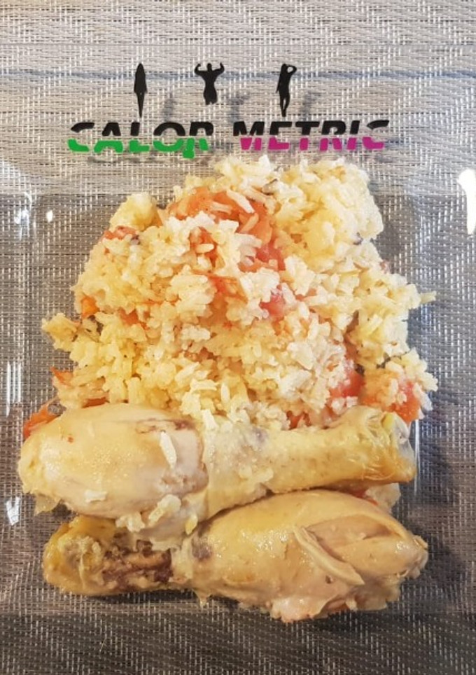 Una foto de 22. Pollo guisado con arroz