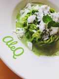 Zoodles con feta e crema di piselli