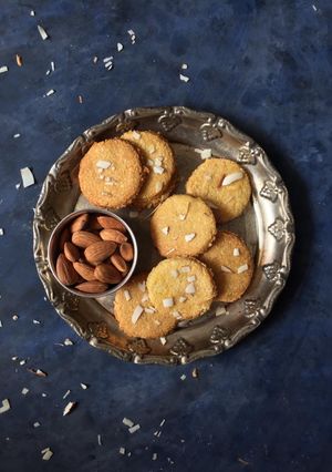 A picture of Badam puri.