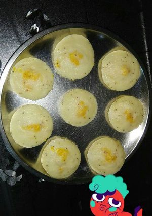 A picture of Stuffed idli.